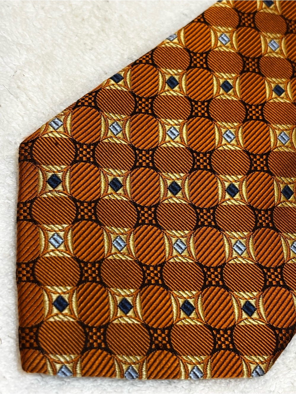 Brand New Stylish Tie By JoS A. Bank (Executive Collection)